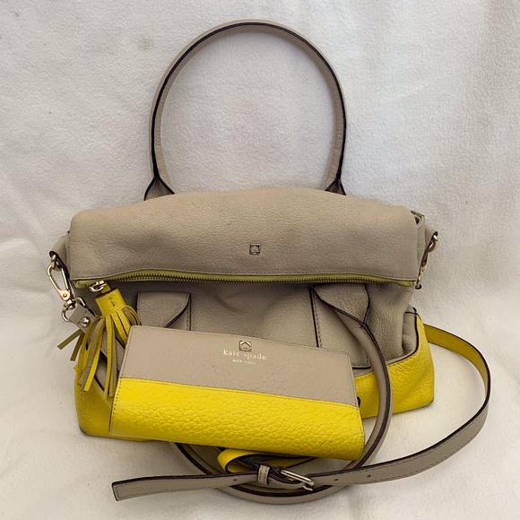 kate spade Handbags - Kate Spade Cobble Hill Tassel Crossbody & Wallet